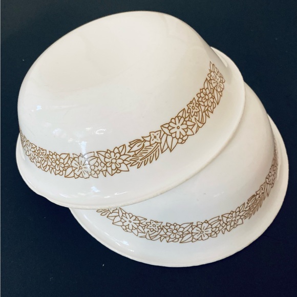 2- Corelle Woodland bowls  - Good Condition! - Picture 2 of 7